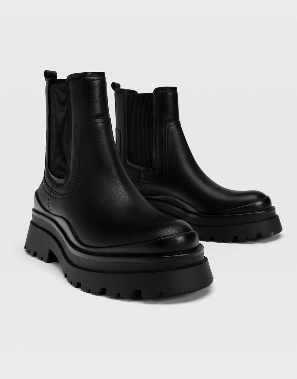 Stradivarious Chunky Sole Chelsea Boots